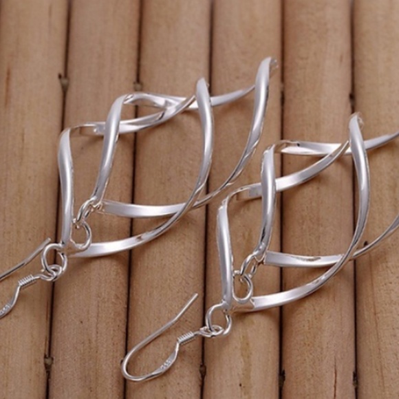 ✨ Spiral Silver Dangle earrings_NWT - Picture 2 of 3
